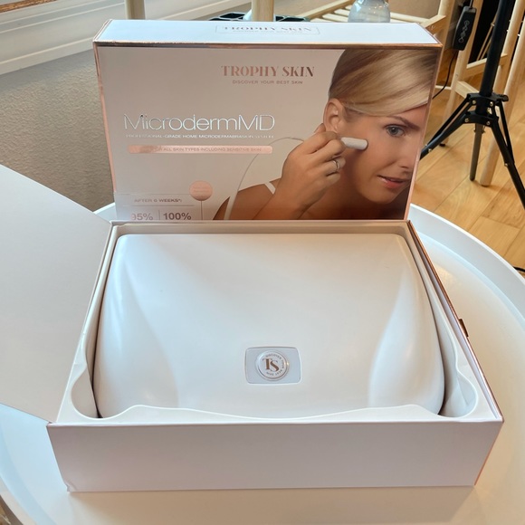 Trophy Skin Microderm MD *NEW PRICE!* Microdermabrasion System - Picture 2 of 5